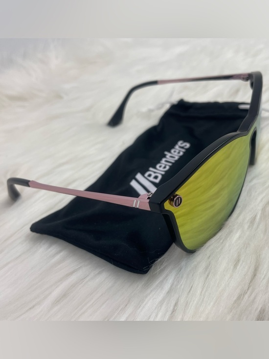 Blenders Polarized PureBlend Sunglasses, North Park X2, Rose Theater II main image 6